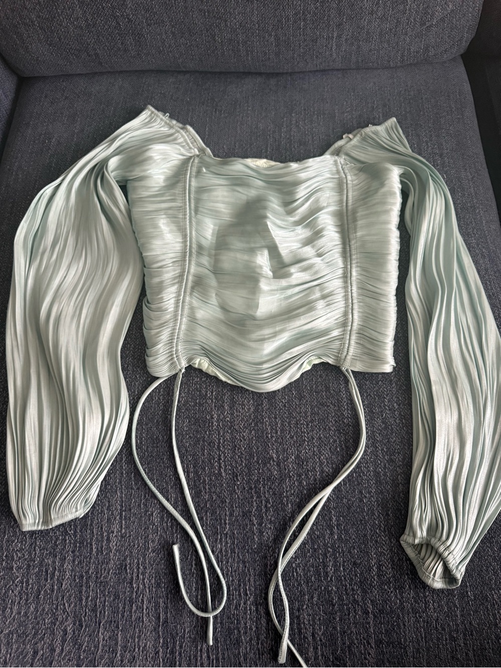 Line & Dot Ruched Long-Sleeve Crop Top in Pale Mint